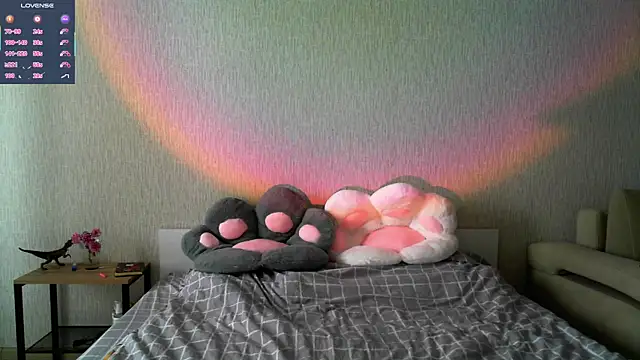 Snapshot of eskatmi chatting on 09/21/25, 12:56 eskatmi online show from 09/21/25, 12:56