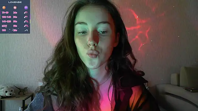 Snapshot of eskatmi chatting on 10/20/25, 01:17 eskatmi online show from 10/20/25, 01:17