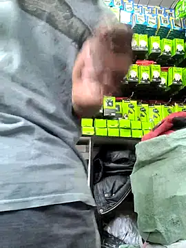 Snapshot of sweetdickboy2 chatting on 09/18/25, 11:01 sweetdickboy2 online show from 09/18/25, 11:01