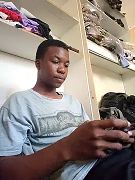 Snapshot of sweetdickboy2 chatting on 01/06/26, 07:01 sweetdickboy2 online show from 01/06/26, 07:01