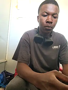 Snapshot of sweetdickboy2 chatting on 03/26/26, 07:25 sweetdickboy2 online show from 03/26/26, 07:25