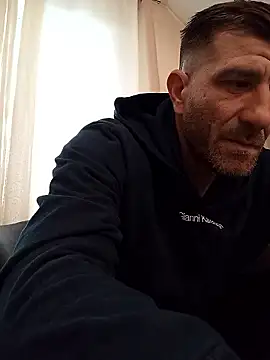 Snapshot of Alexdaniel89 chatting on 01/13/26, 01:38 Alexdaniel89 online show from 01/13/26, 01:38