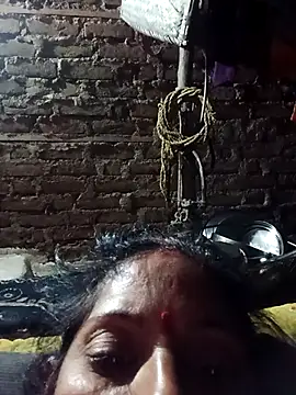 Snapshot of Suhana_pandit chatting on 10/31/25, 10:33 Suhana pandit online show from 10/31/25, 10:33