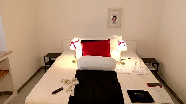 DaisyDea online show from 10/10/25, 03:11