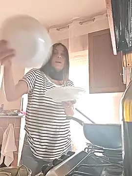 DaisyDea online show from 10/28/25, 12:41