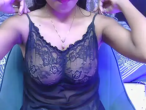 Snapshot of hoty-priya chatting on 05/05/26, 04:42 hoty-priya online show from 05/05/26, 04:42