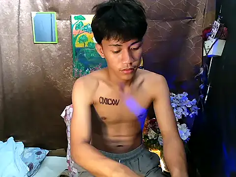 naughtyboyloy 0 online show from 09/15/25, 04:45