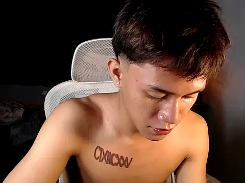 naughtyboyloy 0 online show from 02/10/26, 05:28