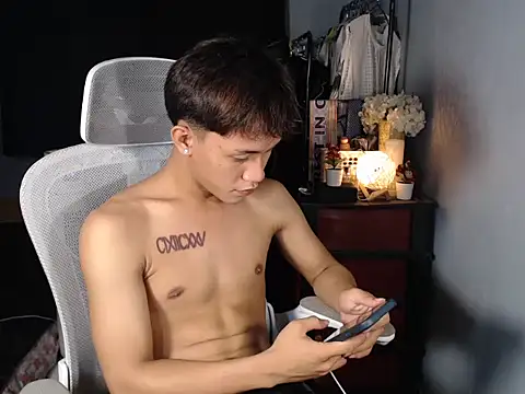 naughtyboyloy 0 online show from 02/21/26, 05:25