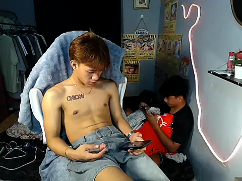 Snapshot of naughtyboyloy_0 chatting on 06/28/26, 03:40 naughtyboyloy 0 online show from 06/28/26, 03:40