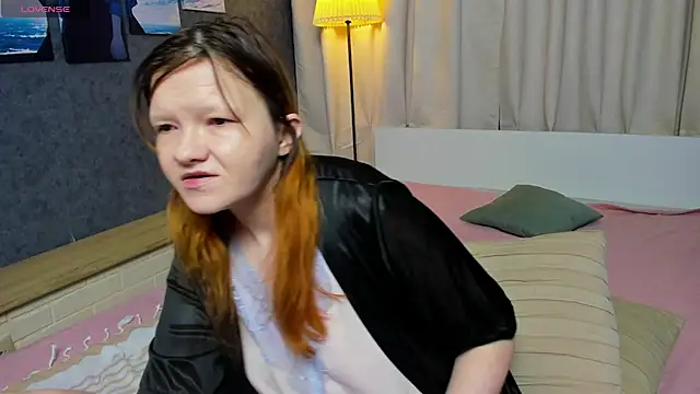 Nora lovvvv online show from 11/29/25, 10:18