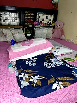 PRIYA 22 online show from 09/08/25, 08:08