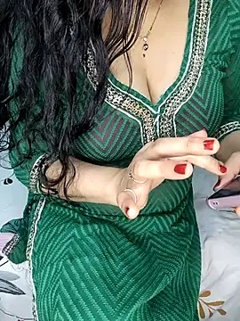 PRIYA 22 online show from 10/15/25, 01:00