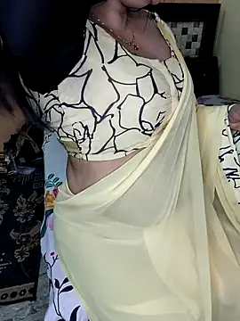 PRIYA 22 online show from 11/30/25, 02:43