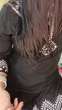 PRIYA 22 online show from 06/16/26, 10:29