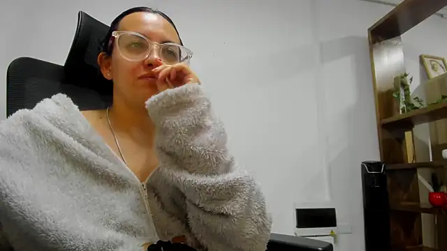 Snapshot of dalila_macherano1 chatting on 10/14/25, 07:53 dalila macherano1 online show from 10/14/25, 07:53