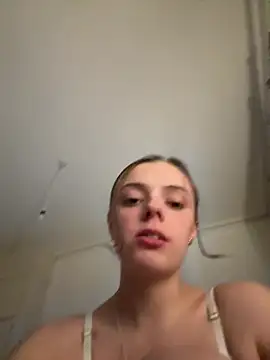 Snapshot of cutietootie02 chatting on 02/10/26, 10:58 cutietootie02 online show from 02/10/26, 10:58