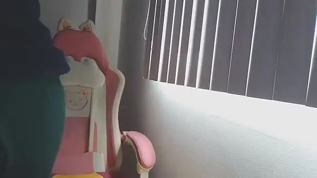 Crystal Star  online show from 10/21/25, 05:02