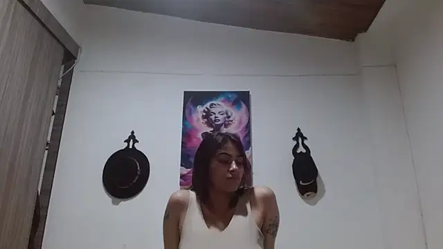 Crystal Star  online show from 04/10/26, 01:44