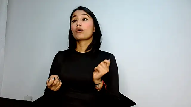 Gia Lee online show from 10/11/25, 02:55