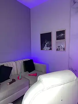 dreamleah  online show from 04/15/26, 02:29