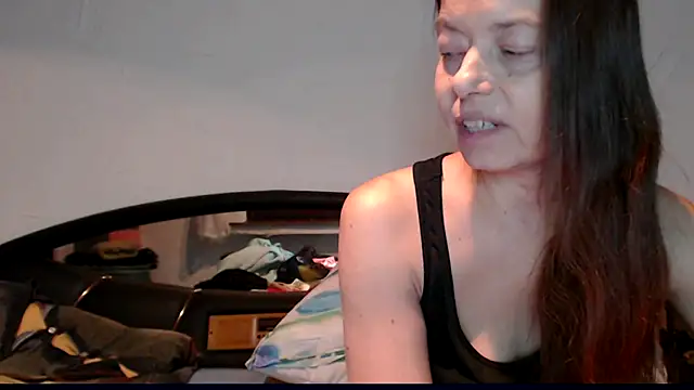 Snapshot of SexySarah177 chatting on 12/02/24, 09:28 SexySarah177 online show from 12/02/24, 09:28