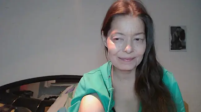 Snapshot of SexySarah177 chatting on 01/08/25, 09:44 SexySarah177 online show from 01/08/25, 09:44