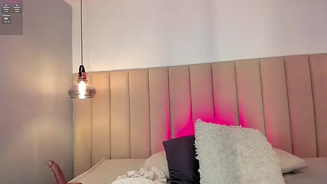 Snapshot of belamonroe chatting on 09/30/25, 04:23 belamonroe online show from 09/30/25, 04:23