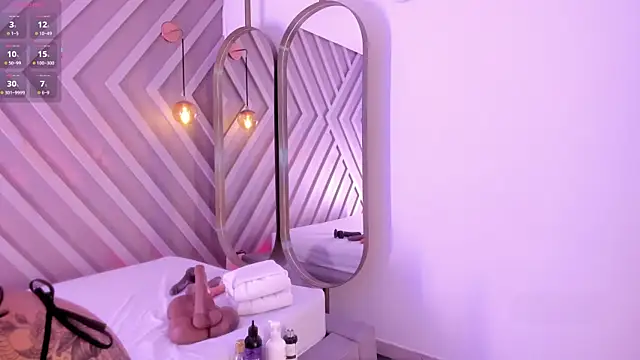 Snapshot of belamonroe chatting on 10/16/25, 04:30 belamonroe online show from 10/16/25, 04:30