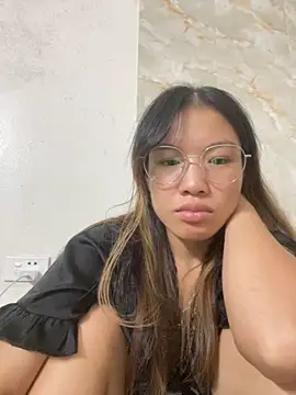 Snapshot of QueenLink chatting on 09/25/25, 05:49 QueenLink online show from 09/25/25, 05:49