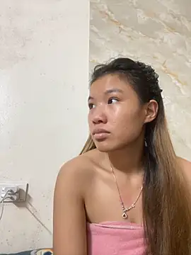 Snapshot of QueenLink chatting on 09/28/25, 09:47 QueenLink online show from 09/28/25, 09:47