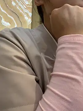 Snapshot of QueenLink chatting on 10/06/25, 05:49 QueenLink online show from 10/06/25, 05:49