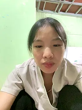 Snapshot of QueenLink chatting on 10/14/25, 04:08 QueenLink online show from 10/14/25, 04:08