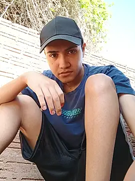 novinho safado   online show from 05/20/26, 04:24
