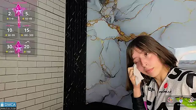 nena cupcake  online show from 11/04/25, 11:20