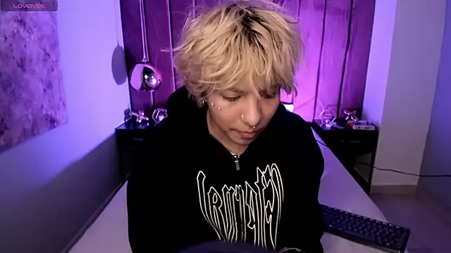 OliIverr22 online show from 12/16/25, 11:59