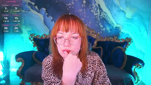 Snapshot of Pixie_Peachh chatting on 12/14/25, 07:58 Pixie Peachh online show from 12/14/25, 07:58