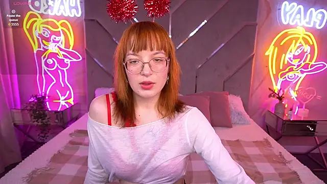 Snapshot of Pixie_Peachh chatting on 12/19/25, 02:46 Pixie Peachh online show from 12/19/25, 02:46