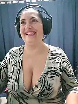 lina maria99 online show from 10/28/25, 11:18