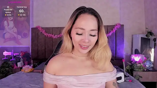 LanaMills  online show from 05/21/26, 02:40