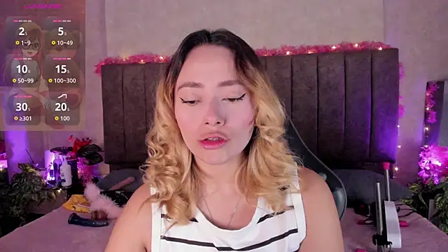 LanaMills  online show from 05/28/26, 04:54