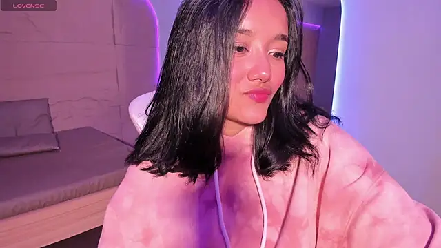 Snapshot of HannahMontgomery chatting on 01/17/26, 05:56 HannahMontgomery online show from 01/17/26, 05:56