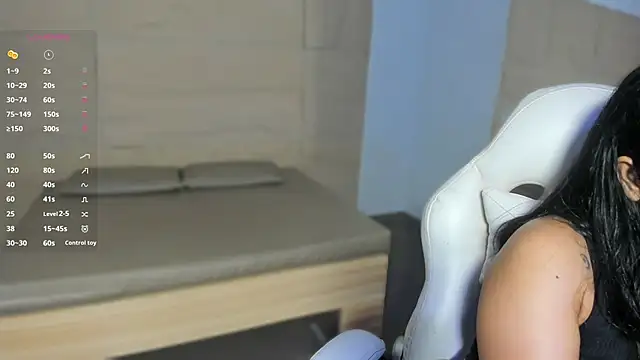 Snapshot of HannahMontgomery chatting on 02/05/26, 04:22 HannahMontgomery online show from 02/05/26, 04:22