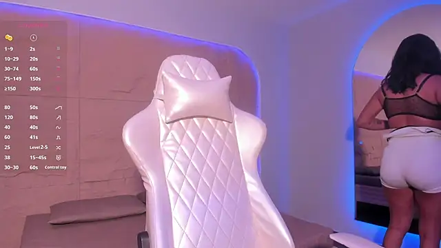 Snapshot of HannahMontgomery chatting on 02/08/26, 07:06 HannahMontgomery online show from 02/08/26, 07:06