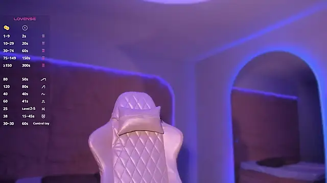 Snapshot of HannahMontgomery chatting on 02/16/26, 04:14 HannahMontgomery online show from 02/16/26, 04:14