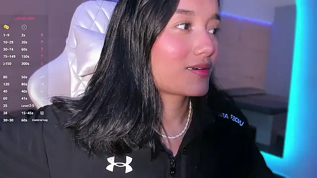 Snapshot of HannahMontgomery chatting on 02/27/26, 04:18 HannahMontgomery online show from 02/27/26, 04:18