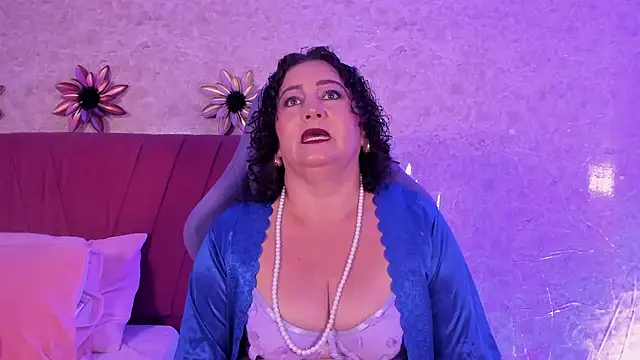 PalomaLombardi online show from 12/22/25, 08:17