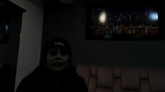 Snapshot of CharlotteCottin chatting on 05/15/26, 11:06 CharlotteCottin online show from 05/15/26, 11:06