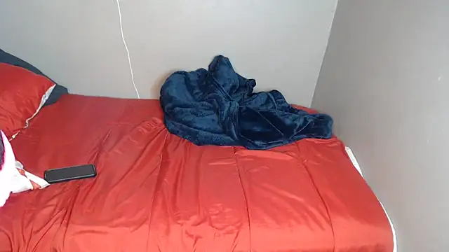 Lunalee online show from 10/20/25, 02:12