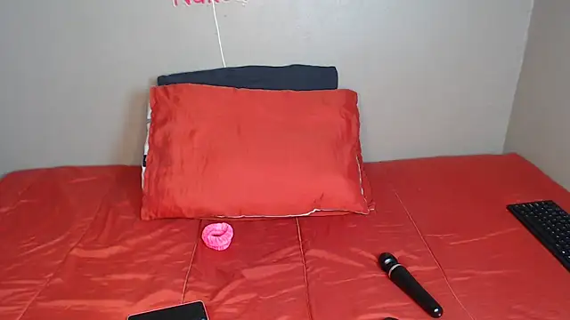 Lunalee online show from 11/10/25, 02:21